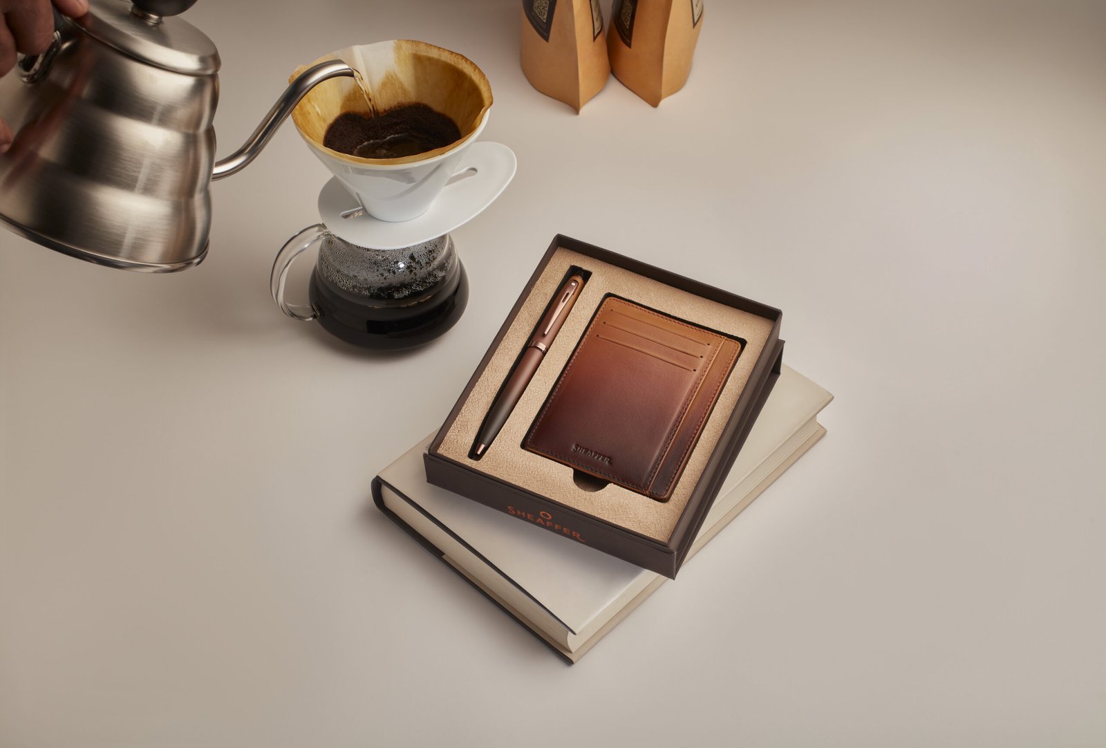 Sheaffer 100 Coffee Ballpoint Pen & Card Holder Gift Set - Image 8
