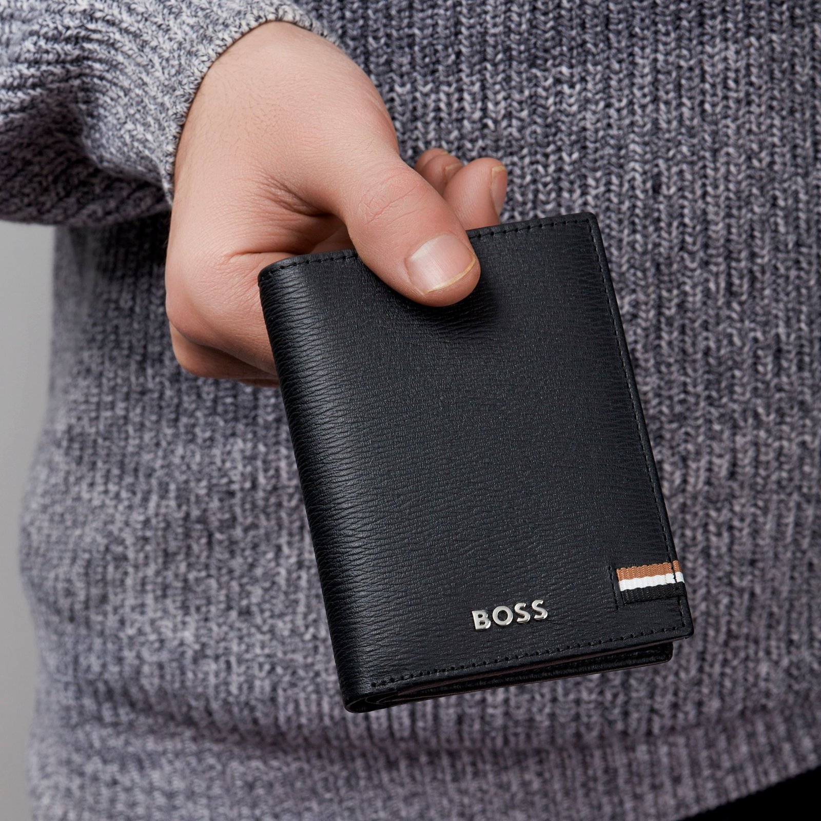 Hugo Boss Iconic Black Trifold Card Holder - Image 7