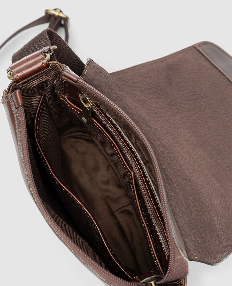 Rodd & Gunn Cambridge Chocolate Mini Messenger Bag - Image 6
