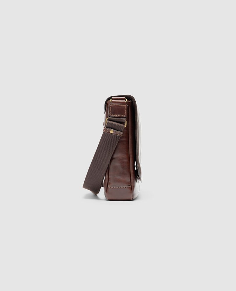 Rodd & Gunn Cambridge Chocolate Mini Messenger Bag - Image 7